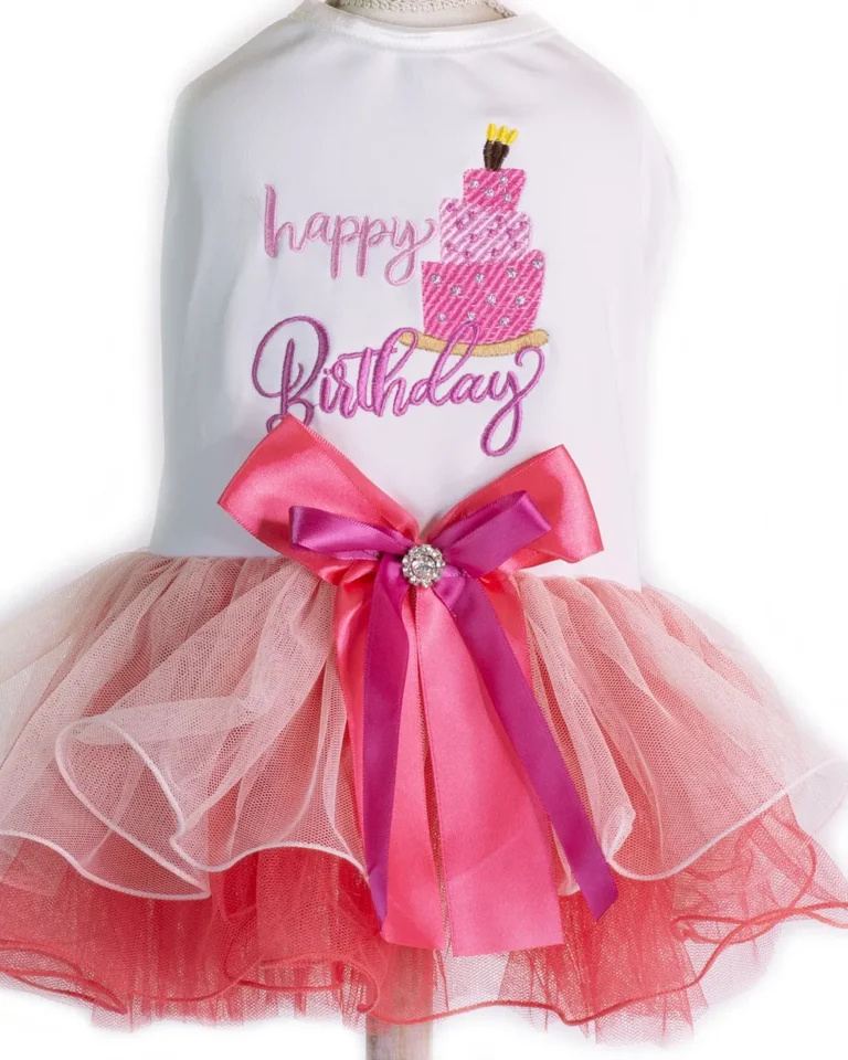rochie Happy Birthday pentru câini cu tutu roz voluminos detaliu